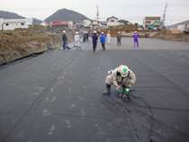 遮水シート底面溶着